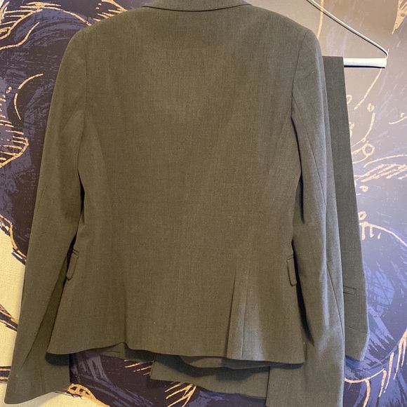 Tall 33 inseam Tahari grey blazer and pants - Picture 2 of 12